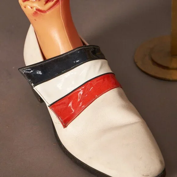 Late 60s Early 70s Stetson White Red and Black Slip On Men’s Shoes